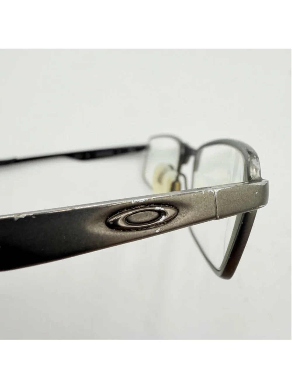 Oakley socket eyeglass